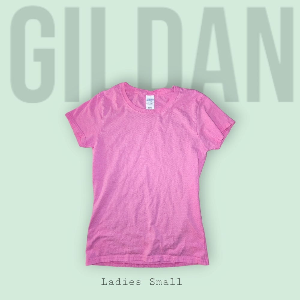 2 pink tee shirts
